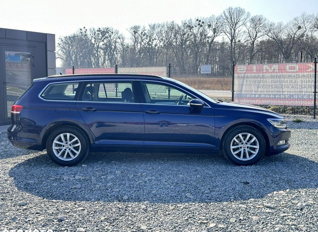 Volkswagen Passat cena 77900 przebieg: 130000, rok produkcji 2019 z Wojkowice małe 301